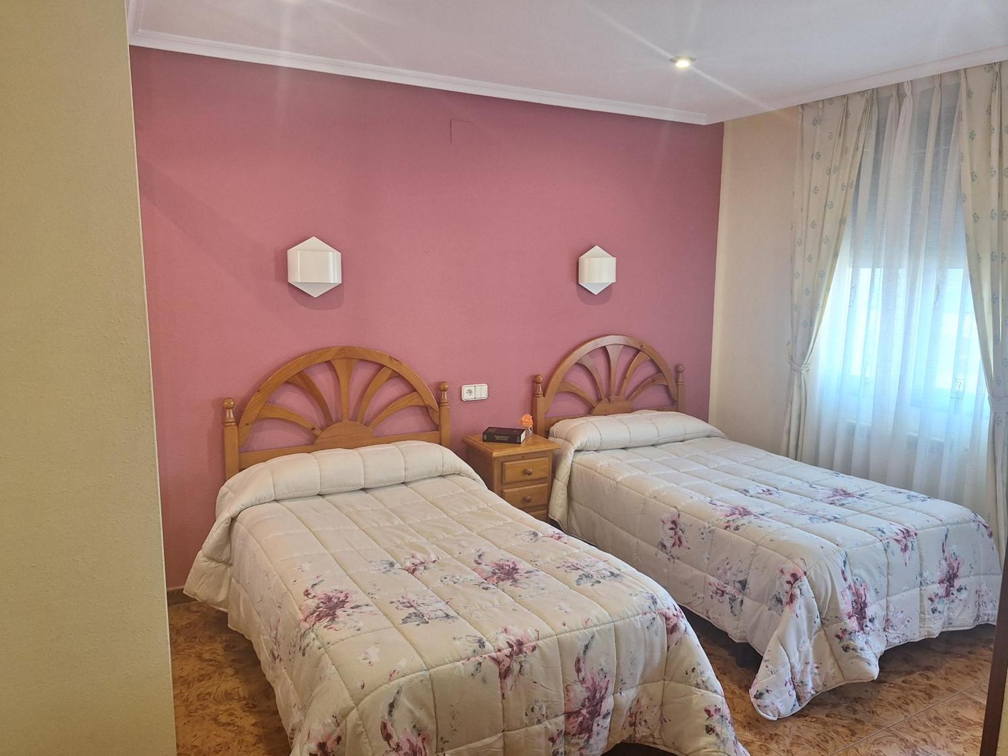 Hostal Pachin Mieres  Bagian luar foto