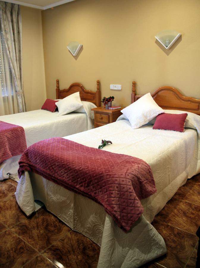Hostal Pachin Mieres  Bagian luar foto